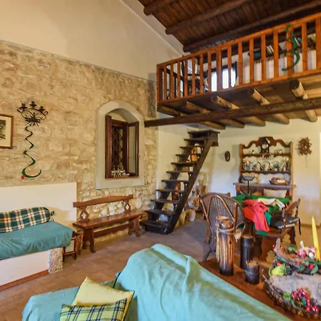 Cozy In With House A Panoramic View *